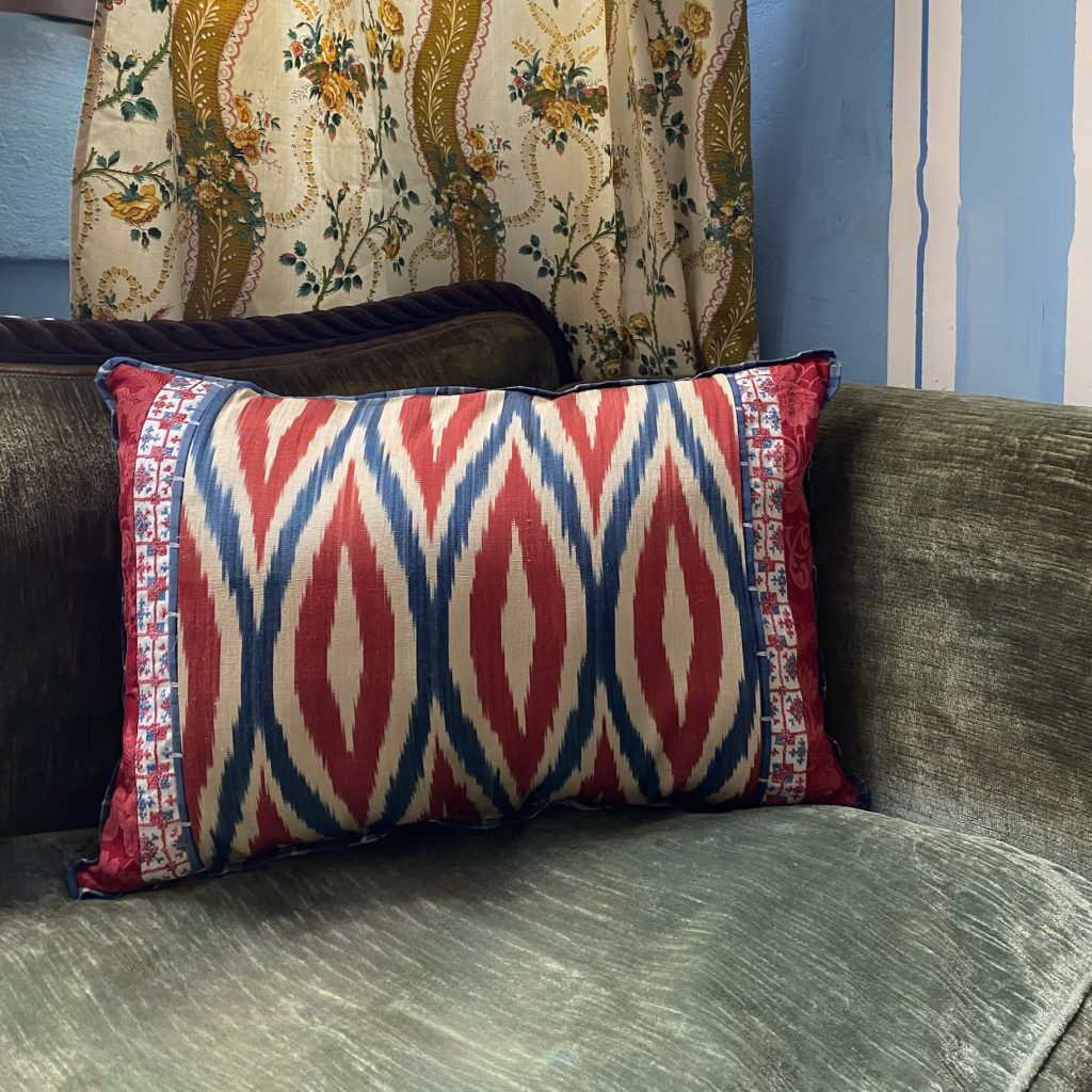 Cuscino ottomano rosso