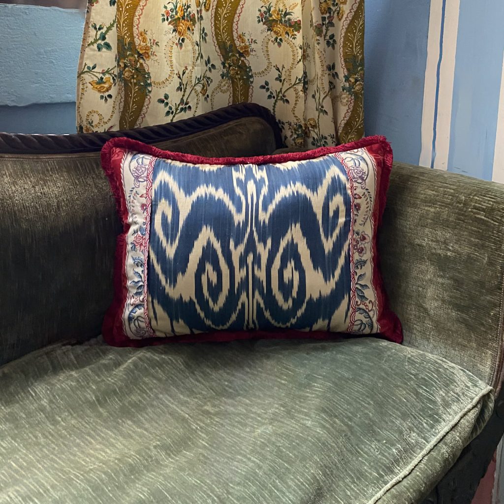 Cuscino ottomano blu