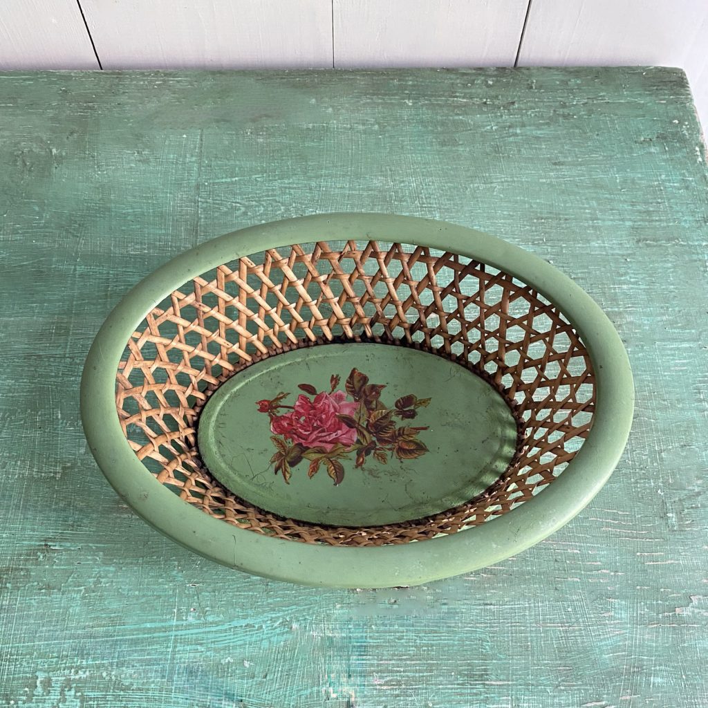 Cestino verde e rosa