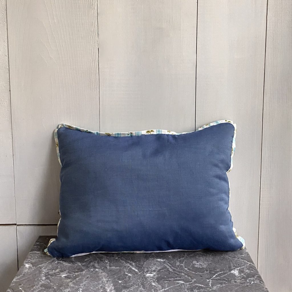 Cuscino patchwork blu