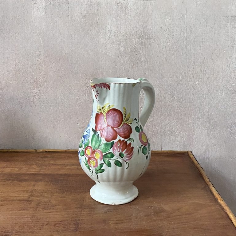 Brocca fiori rosa