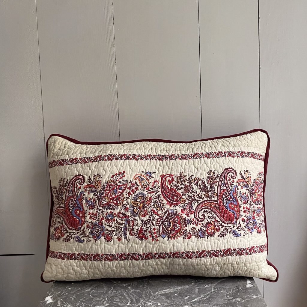 Coppia di cuscini bordeaux