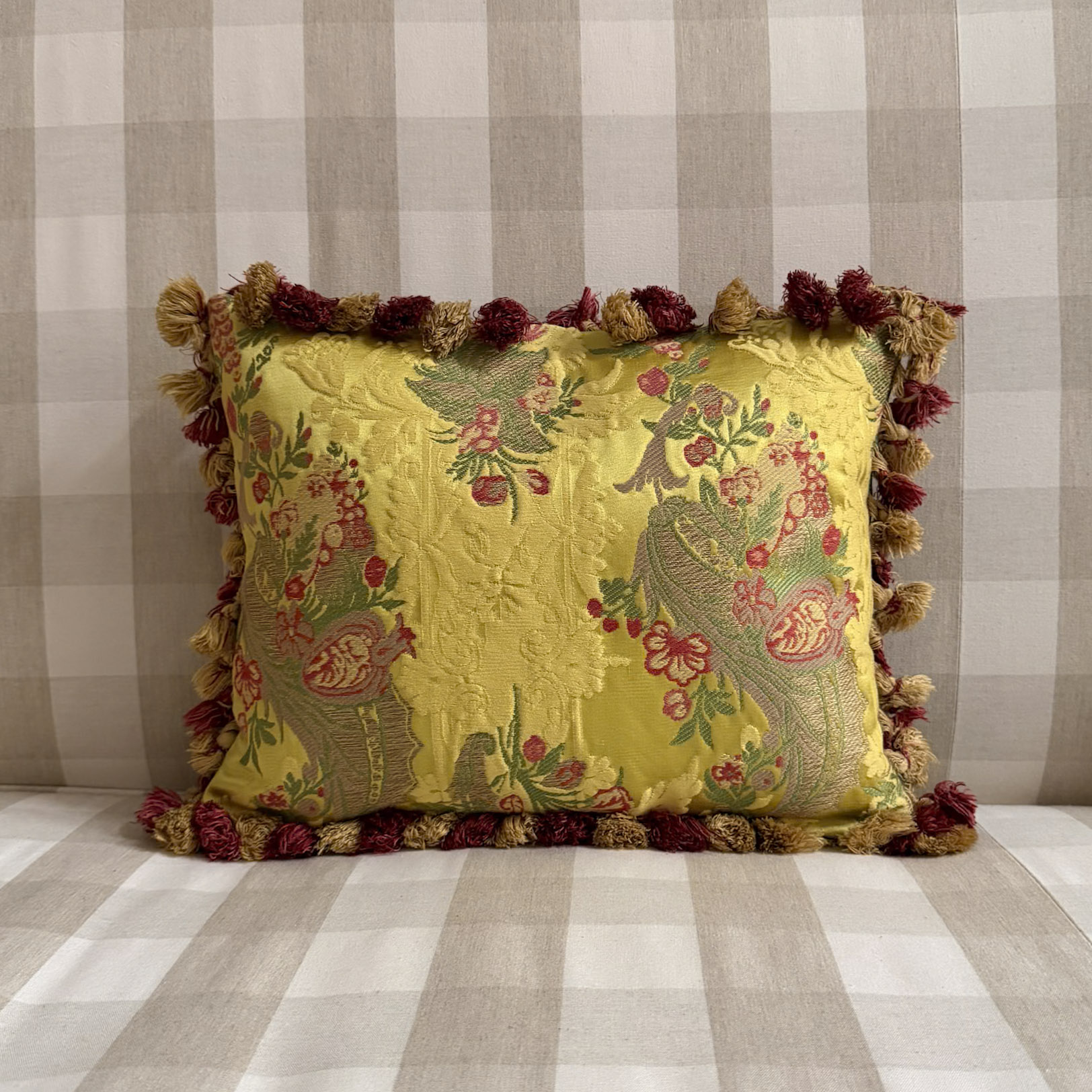 Cuscino in seta verde pisello