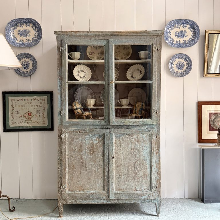Credenza azzurra