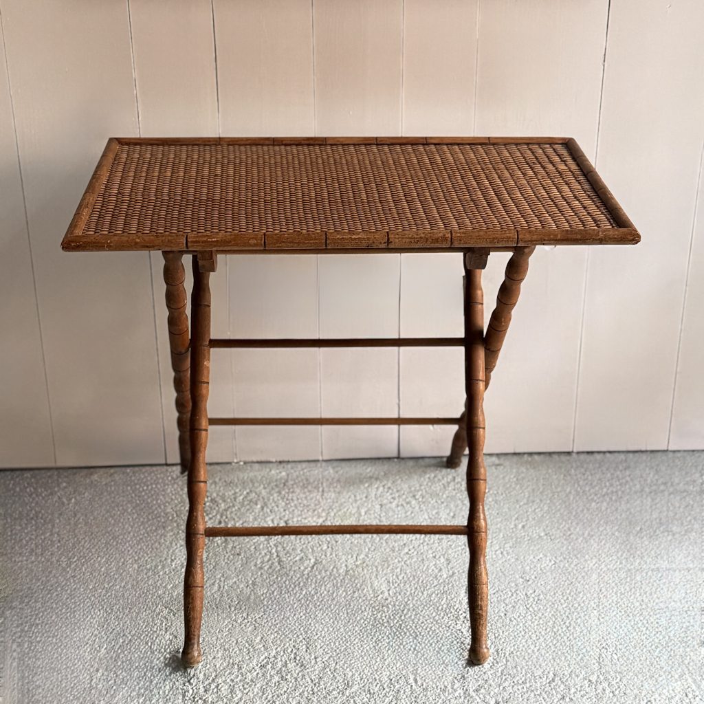 Tavolino in vimini