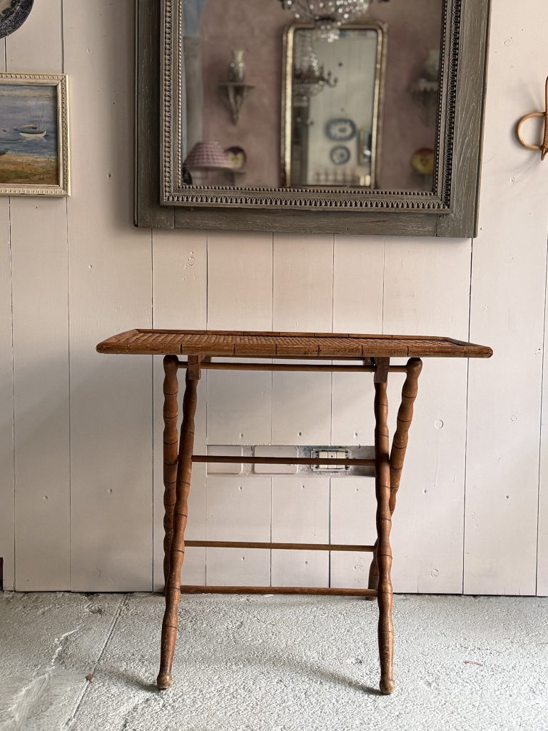 Tavolino in vimini