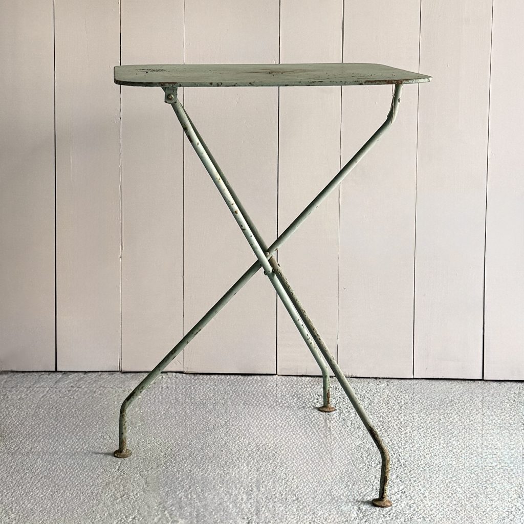 Tavolino in ferro