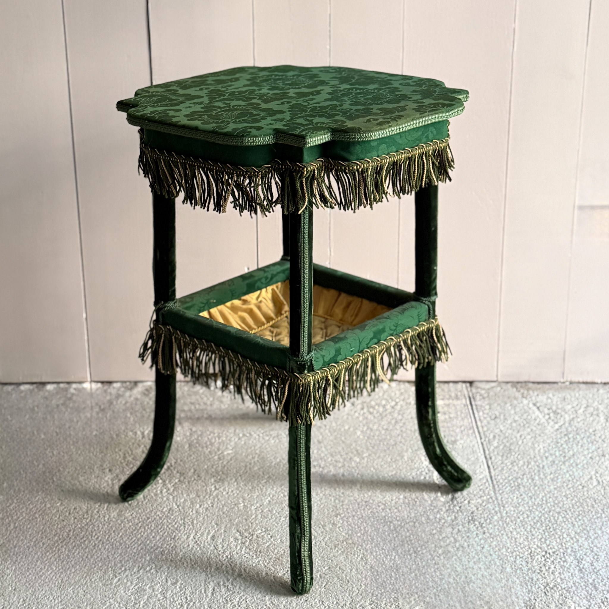 Tavolino verde velluto