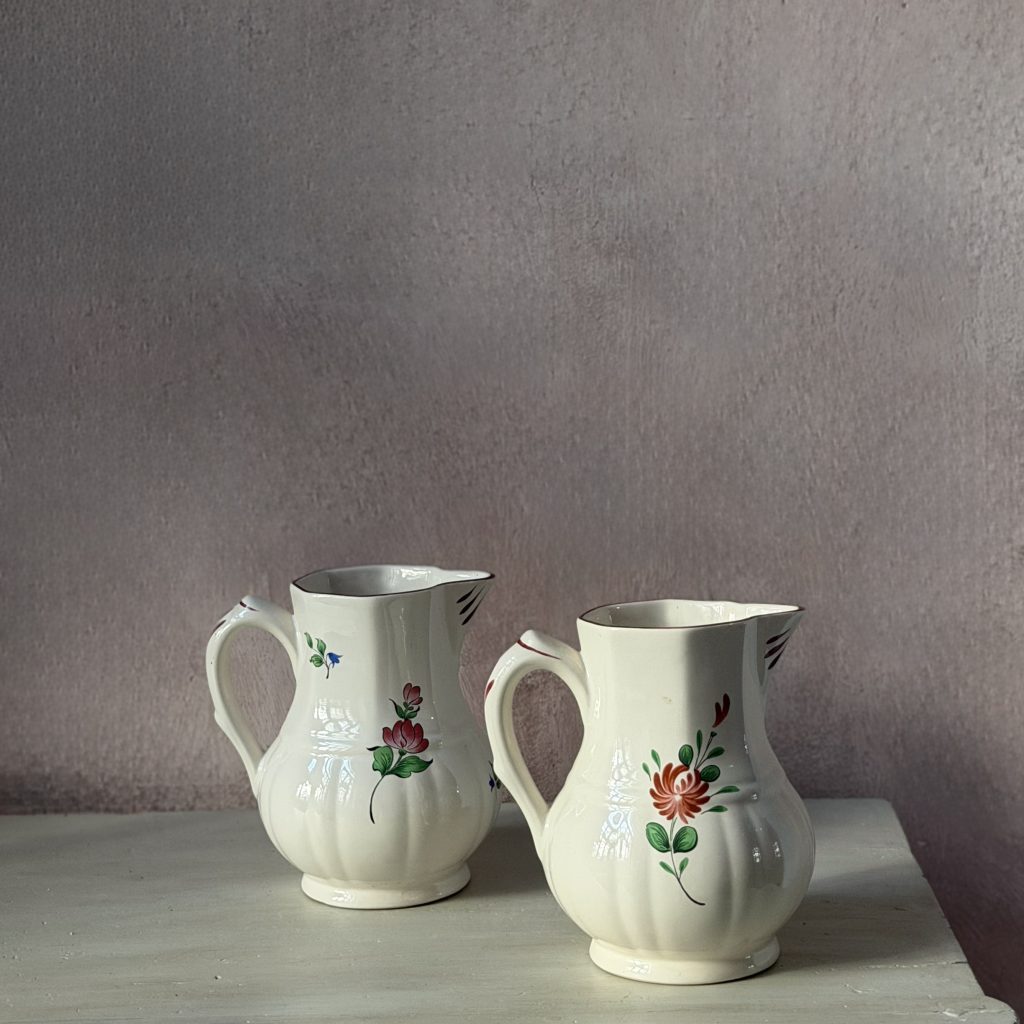 Coppia di brocche